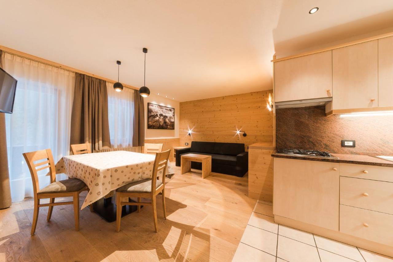 Residence Chalet Pinis Corvara In Badia Eksteriør billede