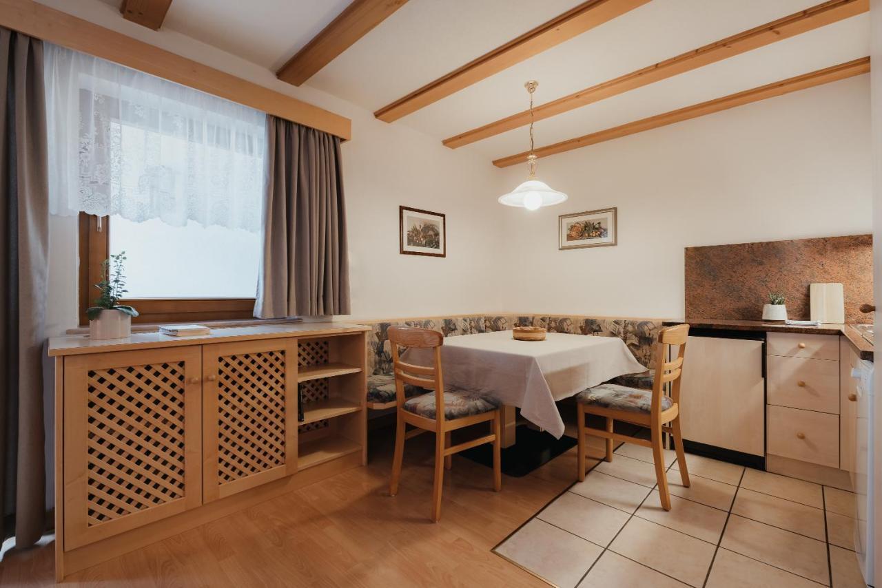 Residence Chalet Pinis Corvara In Badia Eksteriør billede
