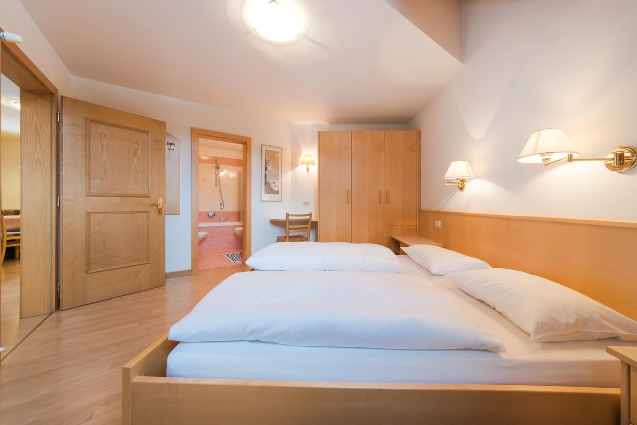 Residence Chalet Pinis Corvara In Badia Eksteriør billede
