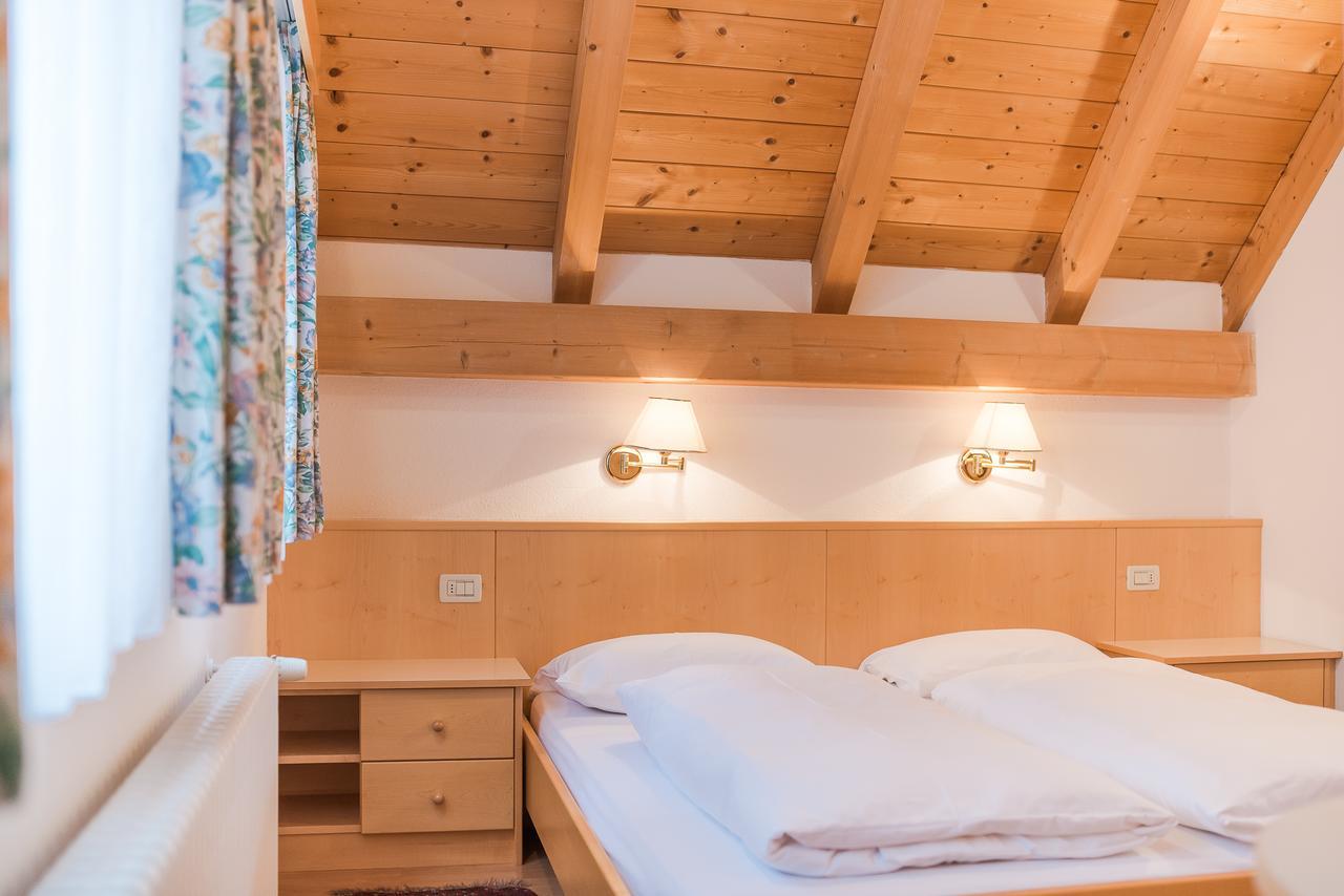 Residence Chalet Pinis Corvara In Badia Eksteriør billede